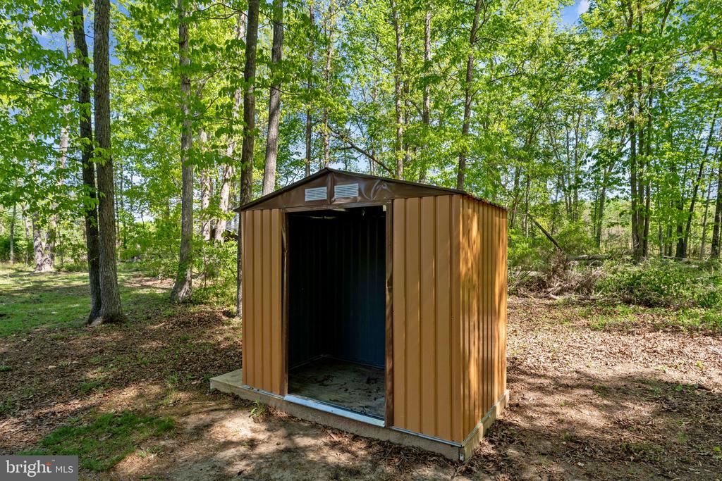 6973 JUSTIN CT E, REMINGTON, Virginia 22734, 4 Bedrooms Bedrooms, ,2 BathroomsBathrooms,Residential,6973 JUSTIN CT E,VAFQ2021704 MLS # VAFQ2021704