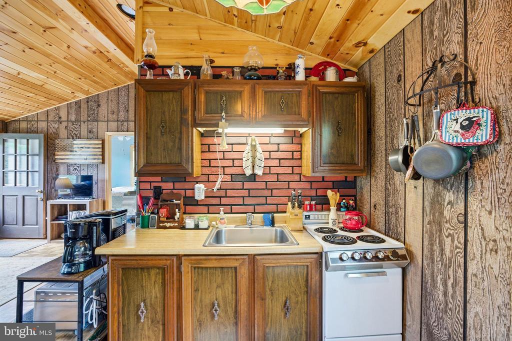 789 MILL RUN RD, SHENANDOAH, Virginia 22849, 2 Bedrooms Bedrooms, ,1 BathroomBathrooms,Residential,789 MILL RUN RD,VAPA2006286 MLS # VAPA2006286