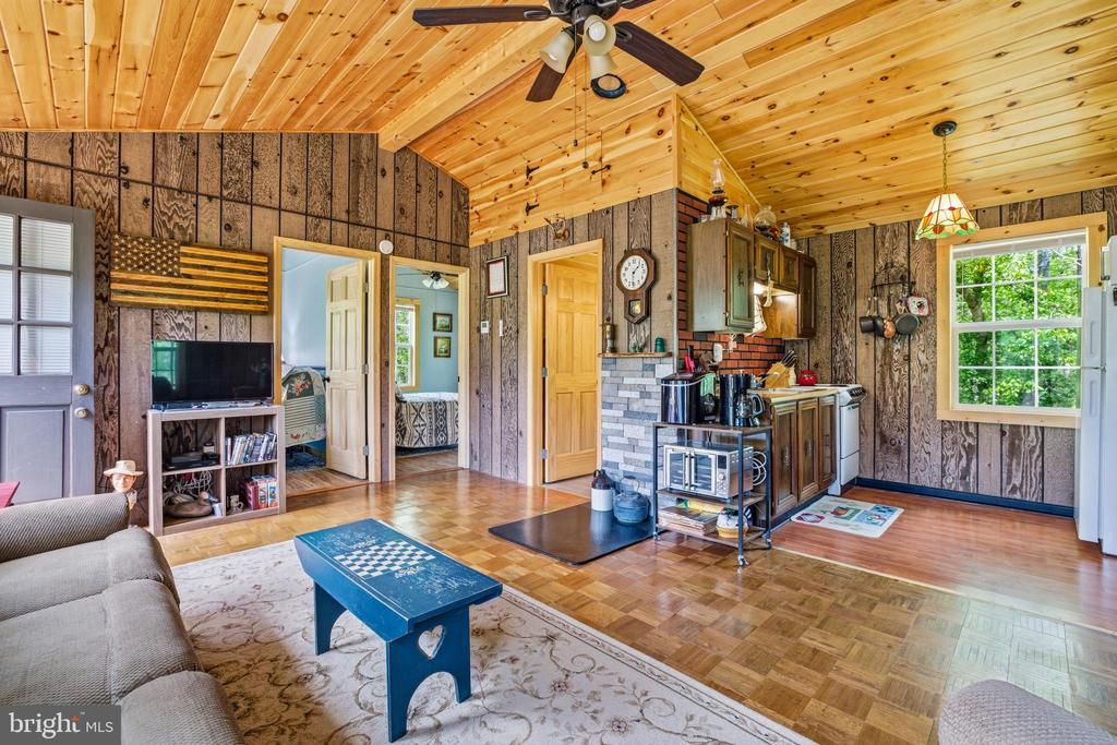 789 MILL RUN RD, SHENANDOAH, Virginia 22849, 2 Bedrooms Bedrooms, ,1 BathroomBathrooms,Residential,789 MILL RUN RD,VAPA2006286 MLS # VAPA2006286