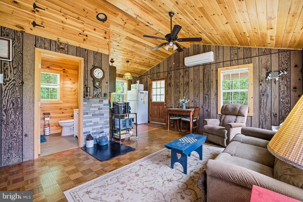 789 MILL RUN RD, SHENANDOAH, Virginia 22849, 2 Bedrooms Bedrooms, ,1 BathroomBathrooms,Residential,789 MILL RUN RD,VAPA2006286 MLS # VAPA2006286