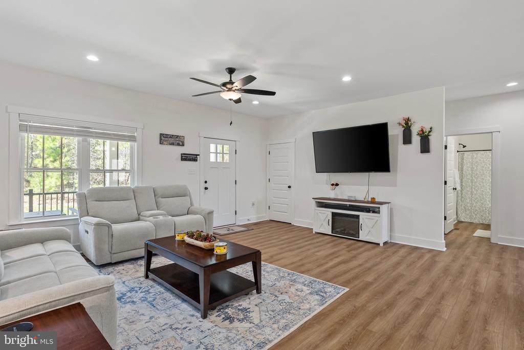 4316 MT AIRY RD, LOUISA, Virginia 23093, 3 Bedrooms Bedrooms, ,2 BathroomsBathrooms,Residential,4316 MT AIRY RD,VALA2009736 MLS # VALA2009736