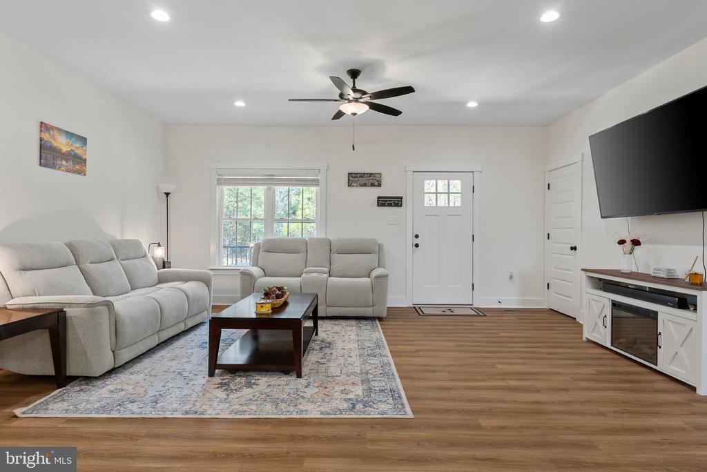 4316 MT AIRY RD, LOUISA, Virginia 23093, 3 Bedrooms Bedrooms, ,2 BathroomsBathrooms,Residential,4316 MT AIRY RD,VALA2009736 MLS # VALA2009736