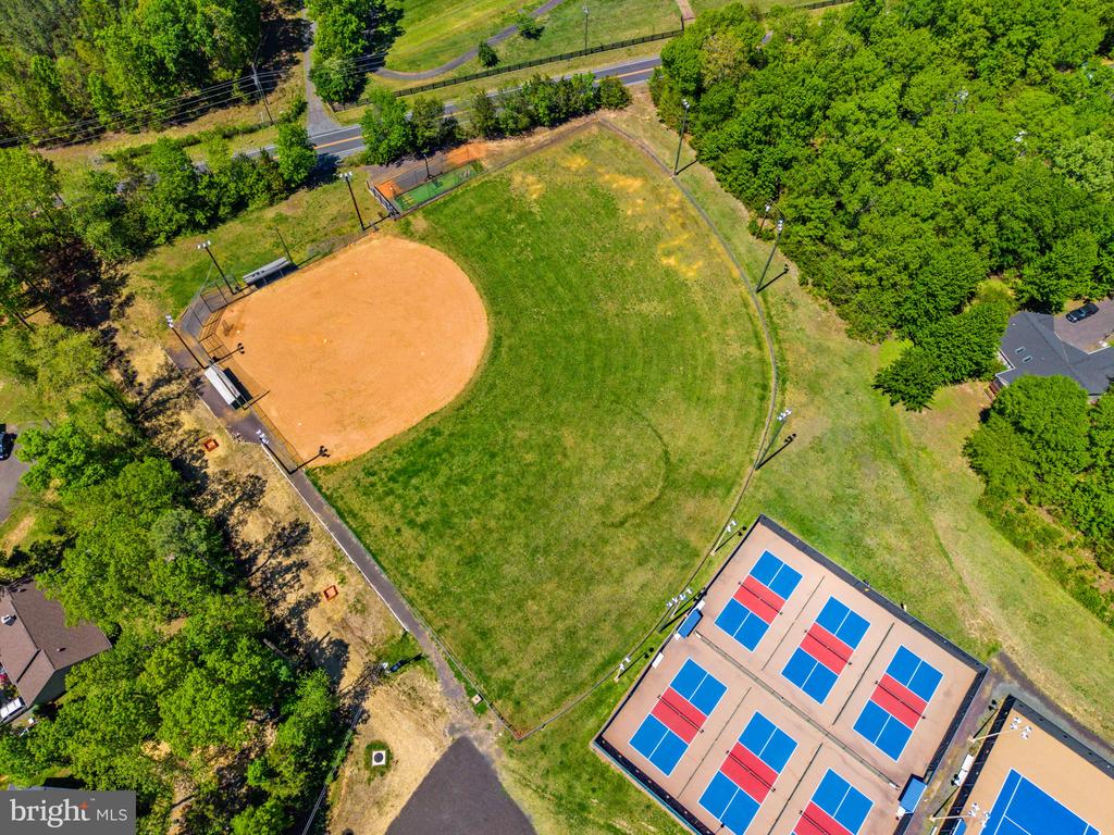 111 PATRICK HENRY CT, LOCUST GROVE, Virginia 22508, 4 Bedrooms Bedrooms, ,2 BathroomsBathrooms,Residential,111 PATRICK HENRY CT,VAOR2013946 MLS # VAOR2013946