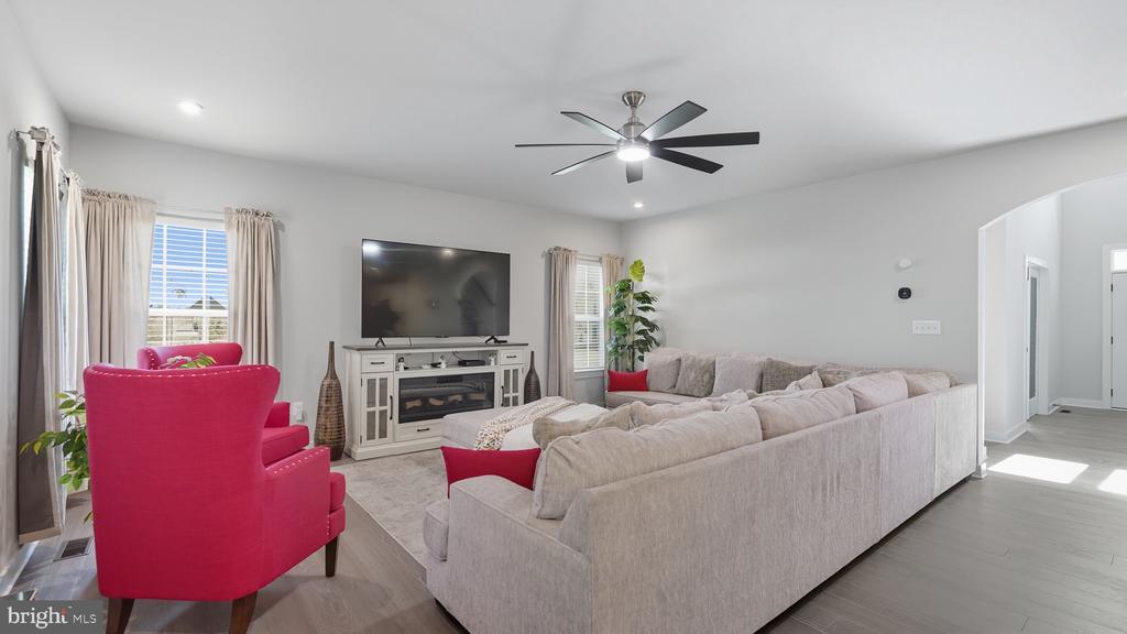 10706 GREEN LEAF RUN, SPOTSYLVANIA, Virginia 22551, 4 Bedrooms Bedrooms, ,4 BathroomsBathrooms,Residential,10706 GREEN LEAF RUN,VASP2041288 MLS # VASP2041288