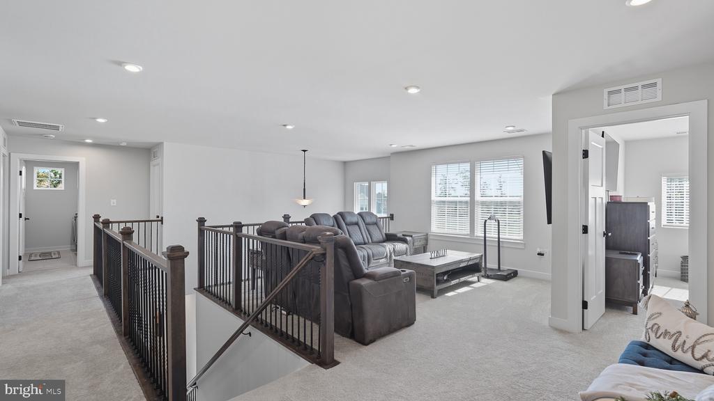 10706 GREEN LEAF RUN, SPOTSYLVANIA, Virginia 22551, 4 Bedrooms Bedrooms, ,4 BathroomsBathrooms,Residential,10706 GREEN LEAF RUN,VASP2041288 MLS # VASP2041288