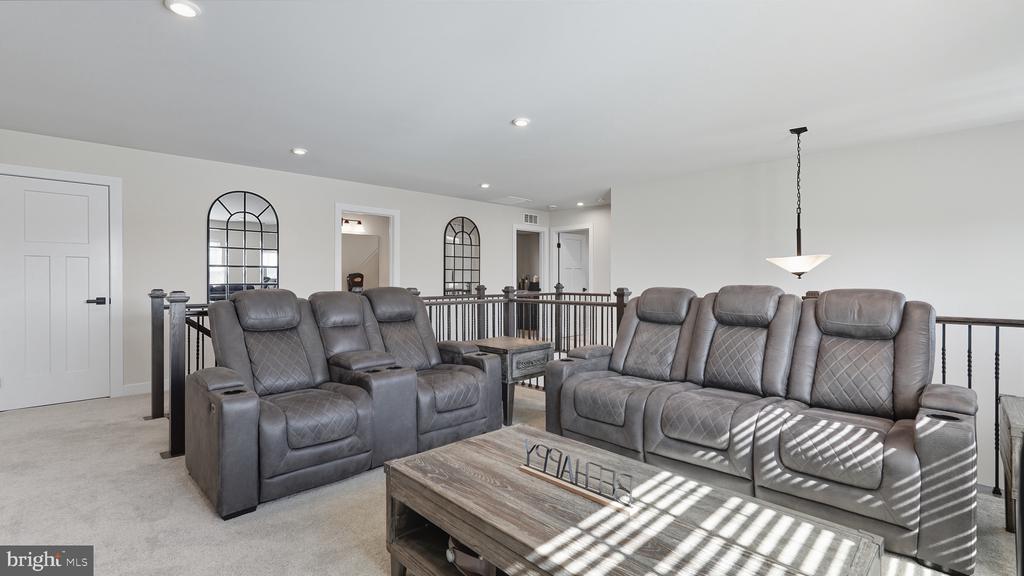 10706 GREEN LEAF RUN, SPOTSYLVANIA, Virginia 22551, 4 Bedrooms Bedrooms, ,4 BathroomsBathrooms,Residential,10706 GREEN LEAF RUN,VASP2041288 MLS # VASP2041288