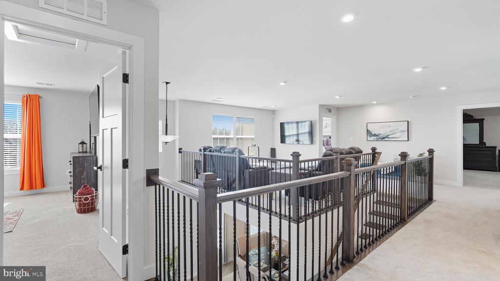 10706 GREEN LEAF RUN, SPOTSYLVANIA, Virginia 22551, 4 Bedrooms Bedrooms, ,4 BathroomsBathrooms,Residential,10706 GREEN LEAF RUN,VASP2041288 MLS # VASP2041288