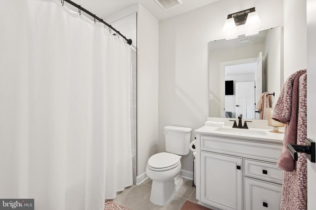 10706 GREEN LEAF RUN, SPOTSYLVANIA, Virginia 22551, 4 Bedrooms Bedrooms, ,4 BathroomsBathrooms,Residential,10706 GREEN LEAF RUN,VASP2041288 MLS # VASP2041288