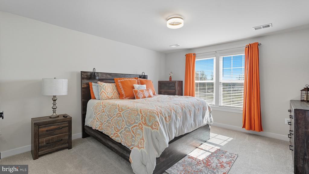 10706 GREEN LEAF RUN, SPOTSYLVANIA, Virginia 22551, 4 Bedrooms Bedrooms, ,4 BathroomsBathrooms,Residential,10706 GREEN LEAF RUN,VASP2041288 MLS # VASP2041288