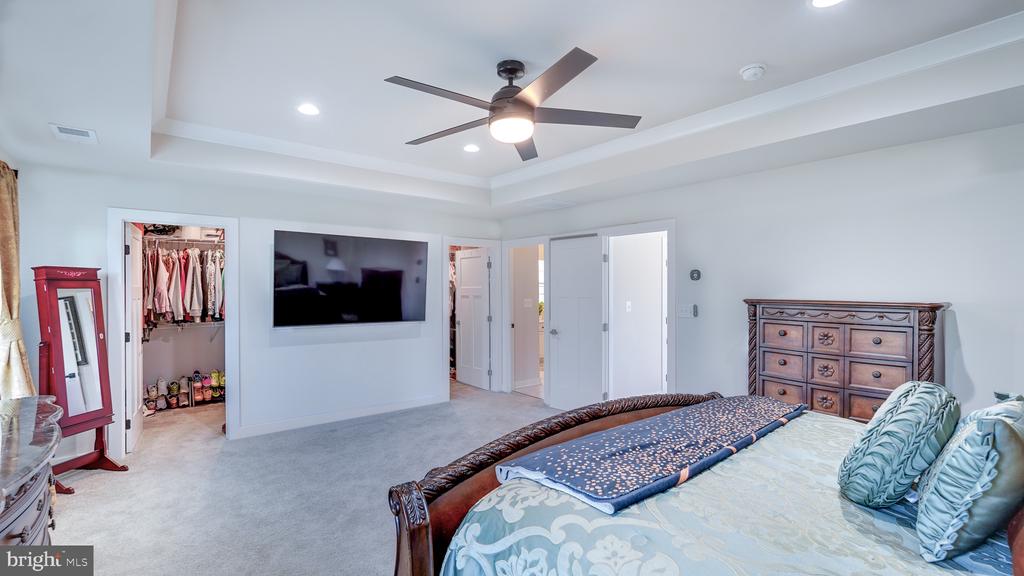 10706 GREEN LEAF RUN, SPOTSYLVANIA, Virginia 22551, 4 Bedrooms Bedrooms, ,4 BathroomsBathrooms,Residential,10706 GREEN LEAF RUN,VASP2041288 MLS # VASP2041288