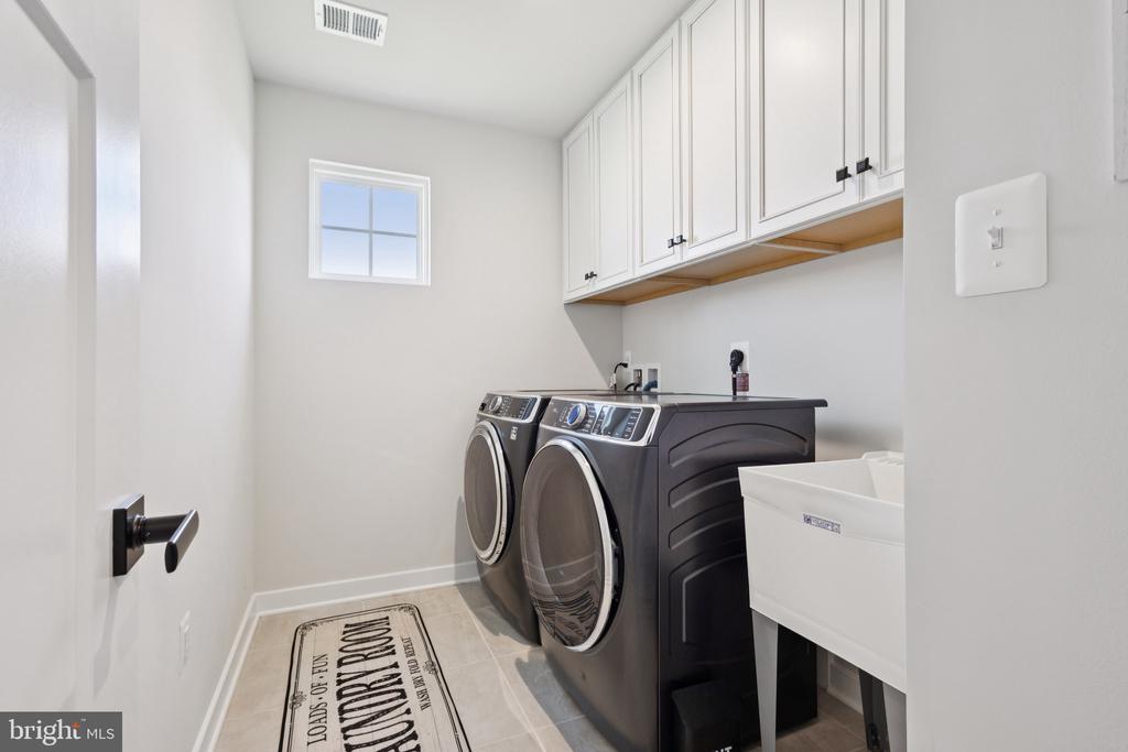 10706 GREEN LEAF RUN, SPOTSYLVANIA, Virginia 22551, 4 Bedrooms Bedrooms, ,4 BathroomsBathrooms,Residential,10706 GREEN LEAF RUN,VASP2041288 MLS # VASP2041288