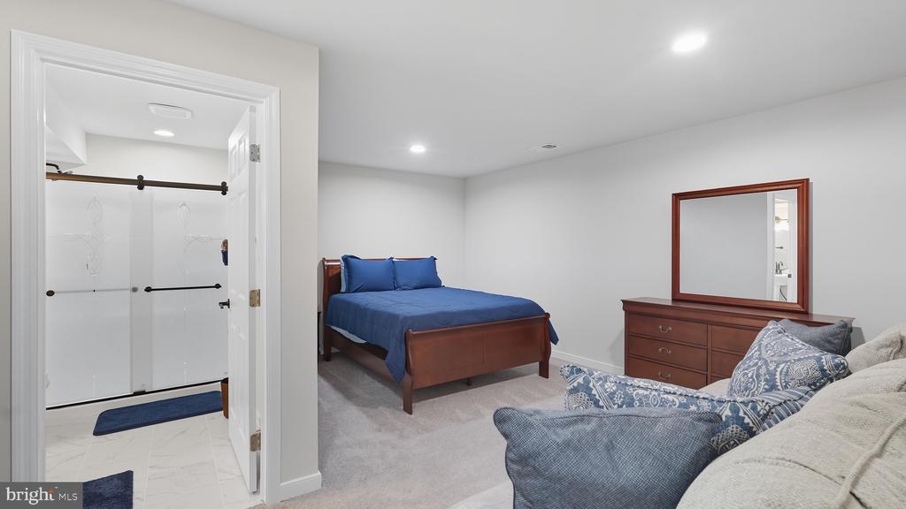 10706 GREEN LEAF RUN, SPOTSYLVANIA, Virginia 22551, 4 Bedrooms Bedrooms, ,4 BathroomsBathrooms,Residential,10706 GREEN LEAF RUN,VASP2041288 MLS # VASP2041288