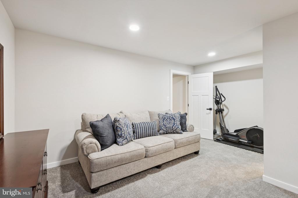 10706 GREEN LEAF RUN, SPOTSYLVANIA, Virginia 22551, 4 Bedrooms Bedrooms, ,4 BathroomsBathrooms,Residential,10706 GREEN LEAF RUN,VASP2041288 MLS # VASP2041288