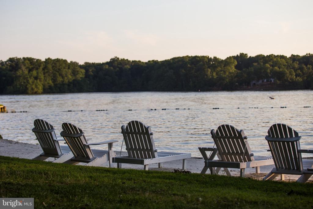 10706 GREEN LEAF RUN, SPOTSYLVANIA, Virginia 22551, 4 Bedrooms Bedrooms, ,4 BathroomsBathrooms,Residential,10706 GREEN LEAF RUN,VASP2041288 MLS # VASP2041288