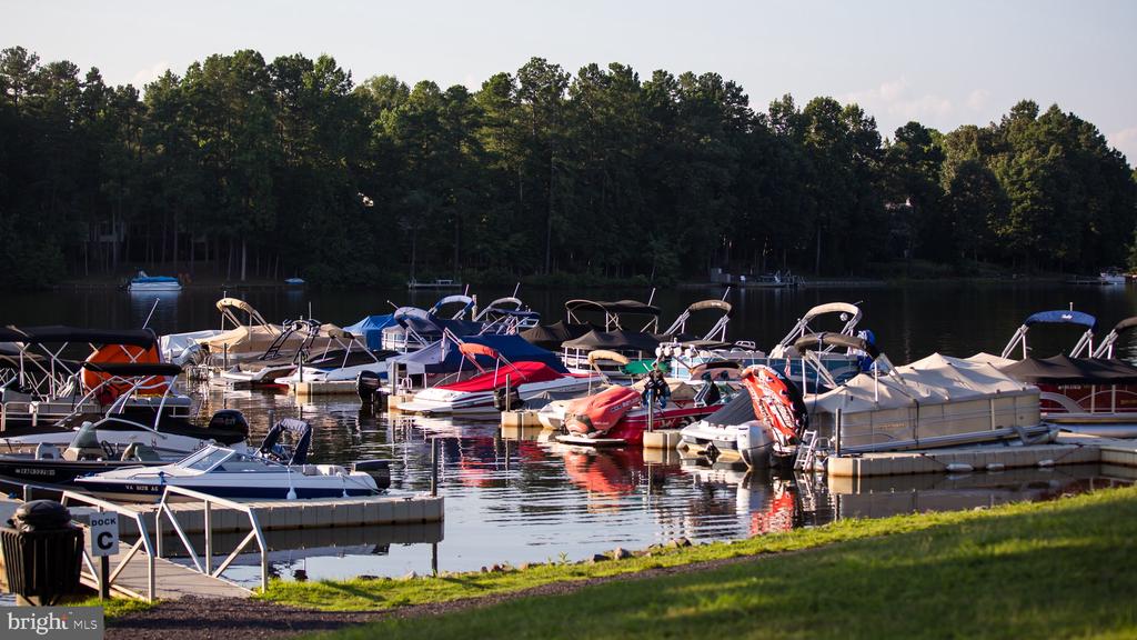 10706 GREEN LEAF RUN, SPOTSYLVANIA, Virginia 22551, 4 Bedrooms Bedrooms, ,4 BathroomsBathrooms,Residential,10706 GREEN LEAF RUN,VASP2041288 MLS # VASP2041288