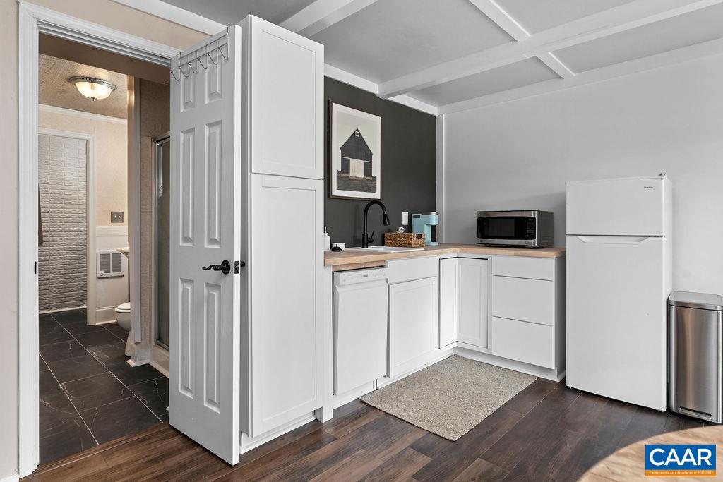 23 LOOKAWAY HILLS DR, AFTON, Virginia 22920, 5 Bedrooms Bedrooms, ,3 BathroomsBathrooms,Residential,23 LOOKAWAY HILLS DR,674039 MLS # 674039