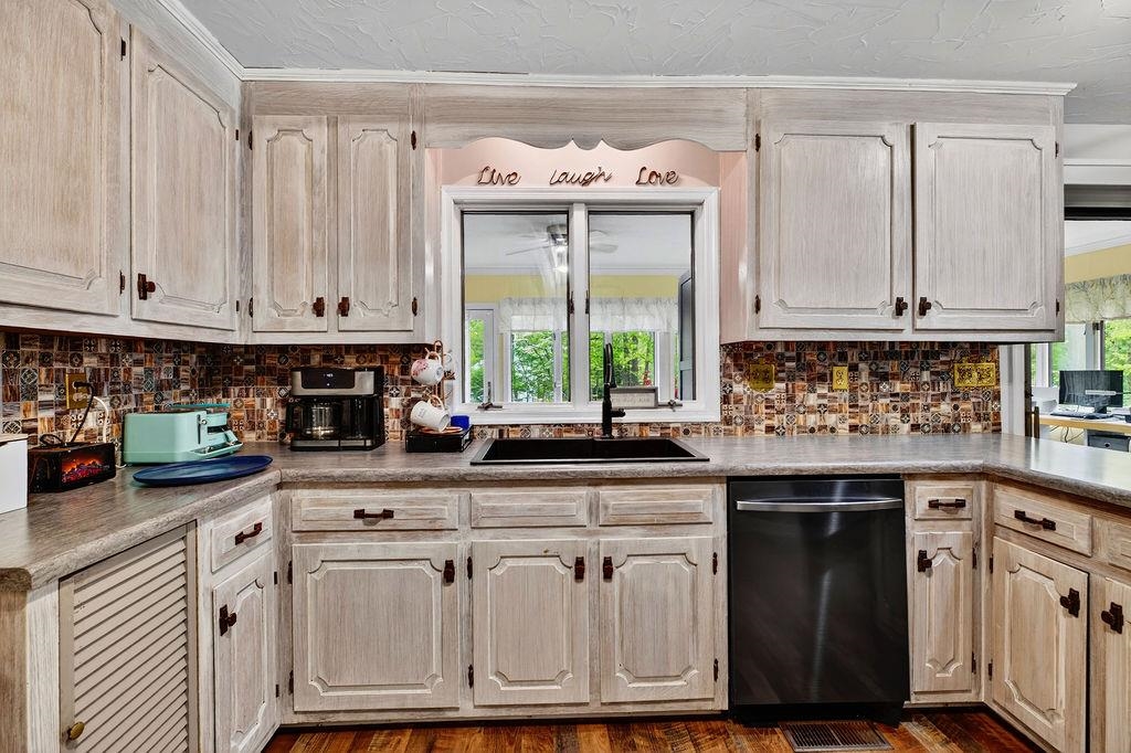 1401 LADD RD, WAYNESBORO, Virginia 22980, 3 Bedrooms Bedrooms, ,2 BathroomsBathrooms,Residential,1401 LADD RD,676222 MLS # 676222