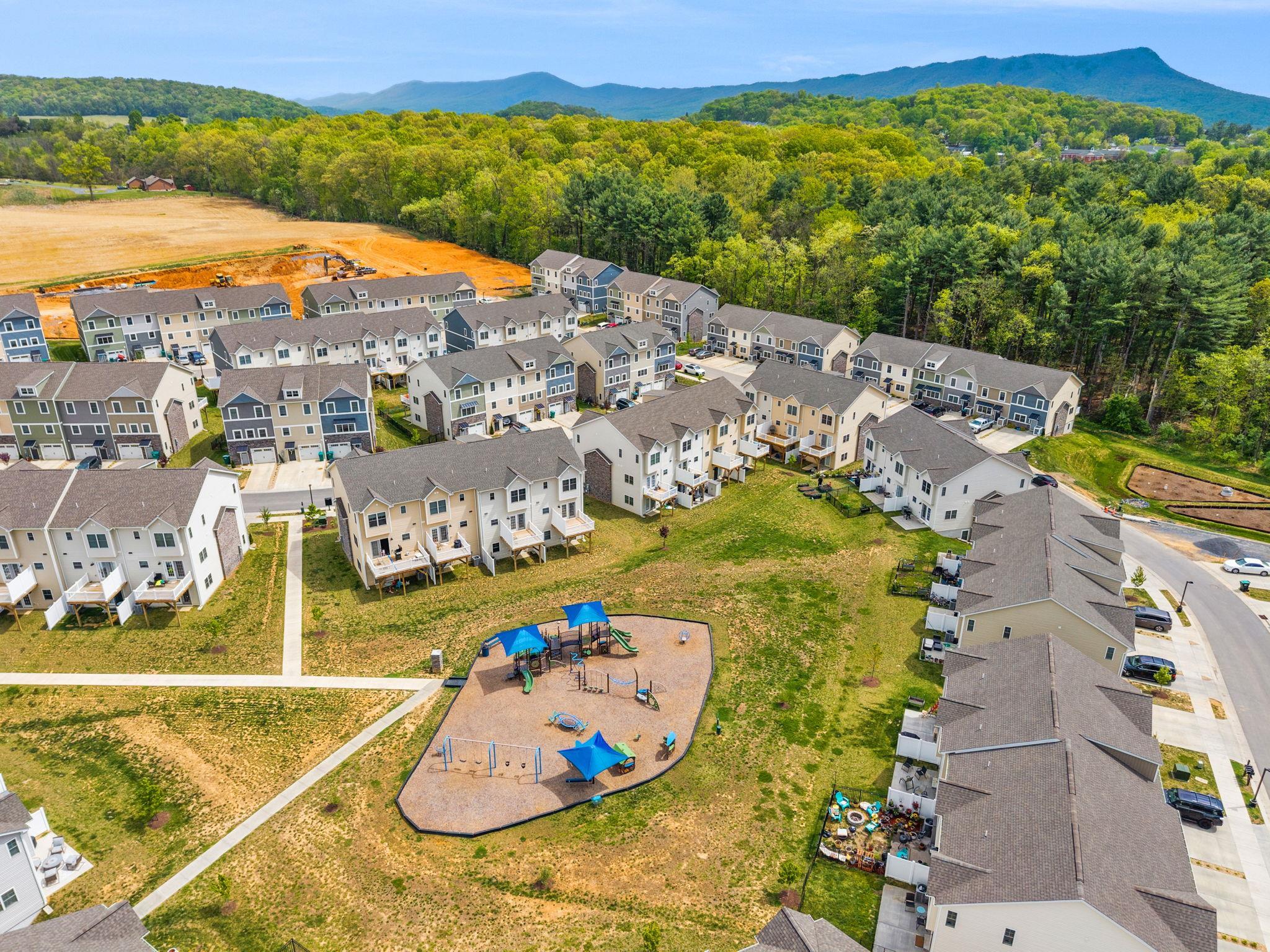 1553 PALOMINO TRL, ROCKINGHAM, Virginia 22801, 4 Bedrooms Bedrooms, ,3 BathroomsBathrooms,Residential,1553 PALOMINO TRL,676223 MLS # 676223