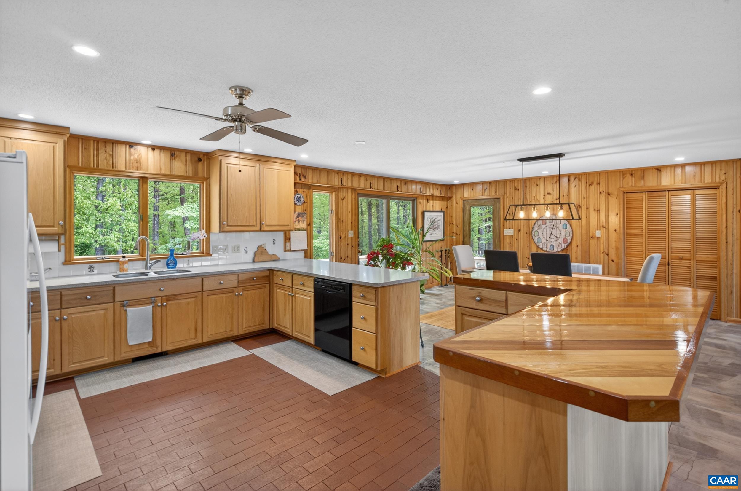 141 CRADON HILL LN, AMHERST, Virginia 24521, 3 Bedrooms Bedrooms, ,3 BathroomsBathrooms,Residential,141 CRADON HILL LN,676224 MLS # 676224