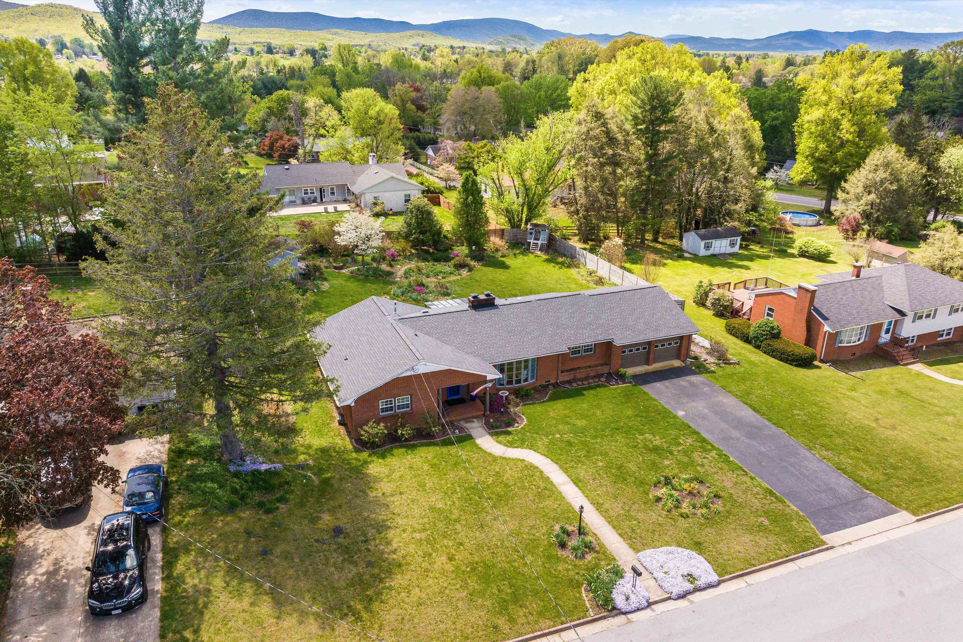 846 KENT RD, WAYNESBORO, Virginia 22980, 3 Bedrooms Bedrooms, ,2 BathroomsBathrooms,Residential,846 KENT RD,676226 MLS # 676226