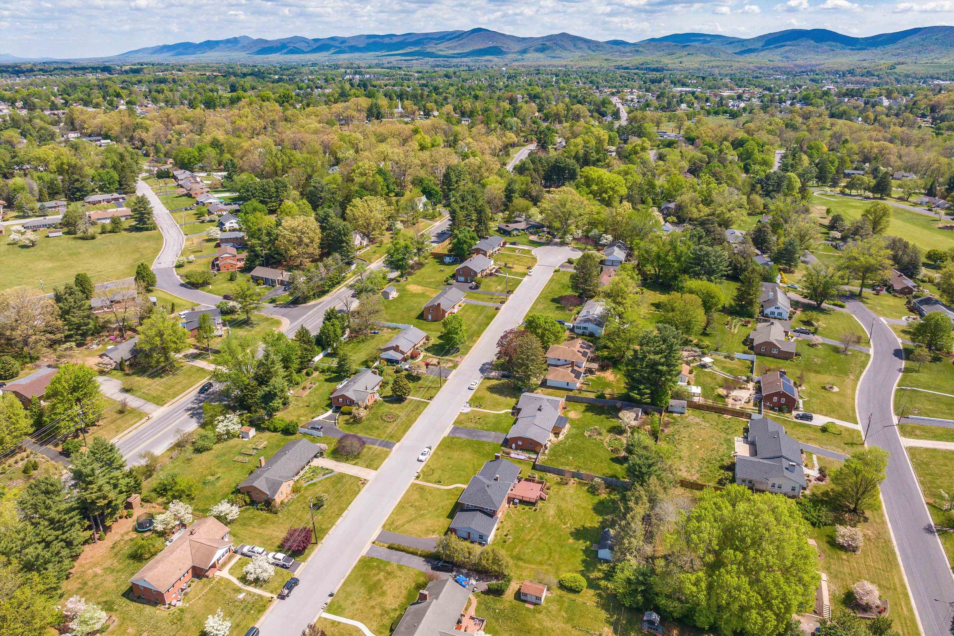 846 KENT RD, WAYNESBORO, Virginia 22980, 3 Bedrooms Bedrooms, ,2 BathroomsBathrooms,Residential,846 KENT RD,676226 MLS # 676226