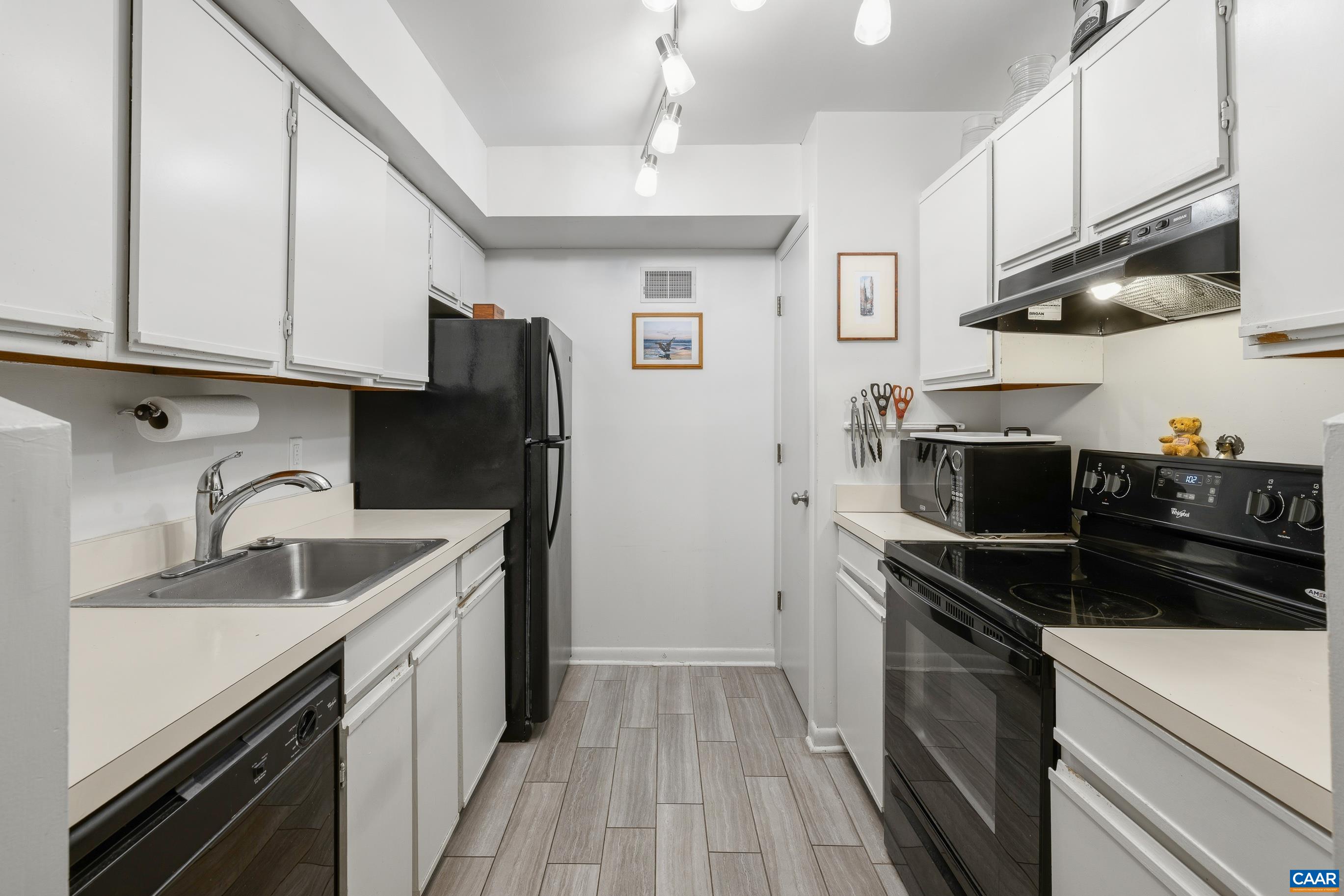 103 TURTLE CREEK RD, CHARLOTTESVILLE, Virginia 22901, 2 Bedrooms Bedrooms, ,2 BathroomsBathrooms,Residential,103 TURTLE CREEK RD,676227 MLS # 676227