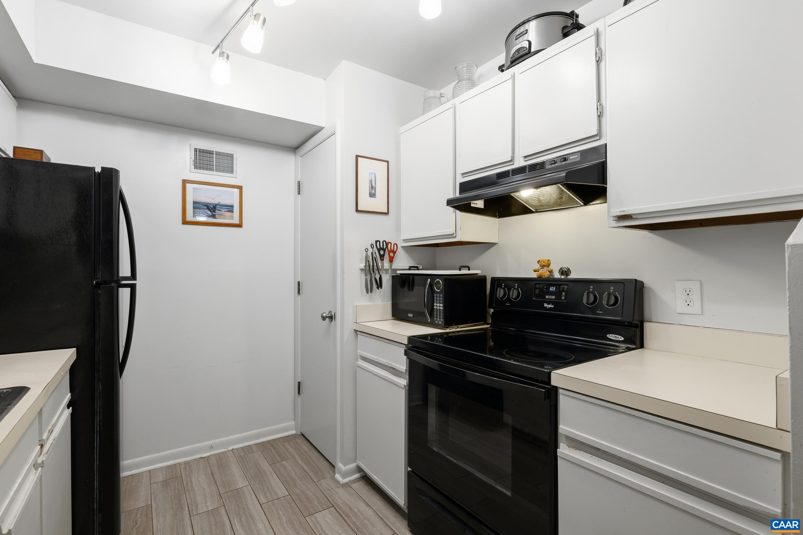 103 TURTLE CREEK RD, CHARLOTTESVILLE, Virginia 22901, 2 Bedrooms Bedrooms, ,2 BathroomsBathrooms,Residential,103 TURTLE CREEK RD,676227 MLS # 676227