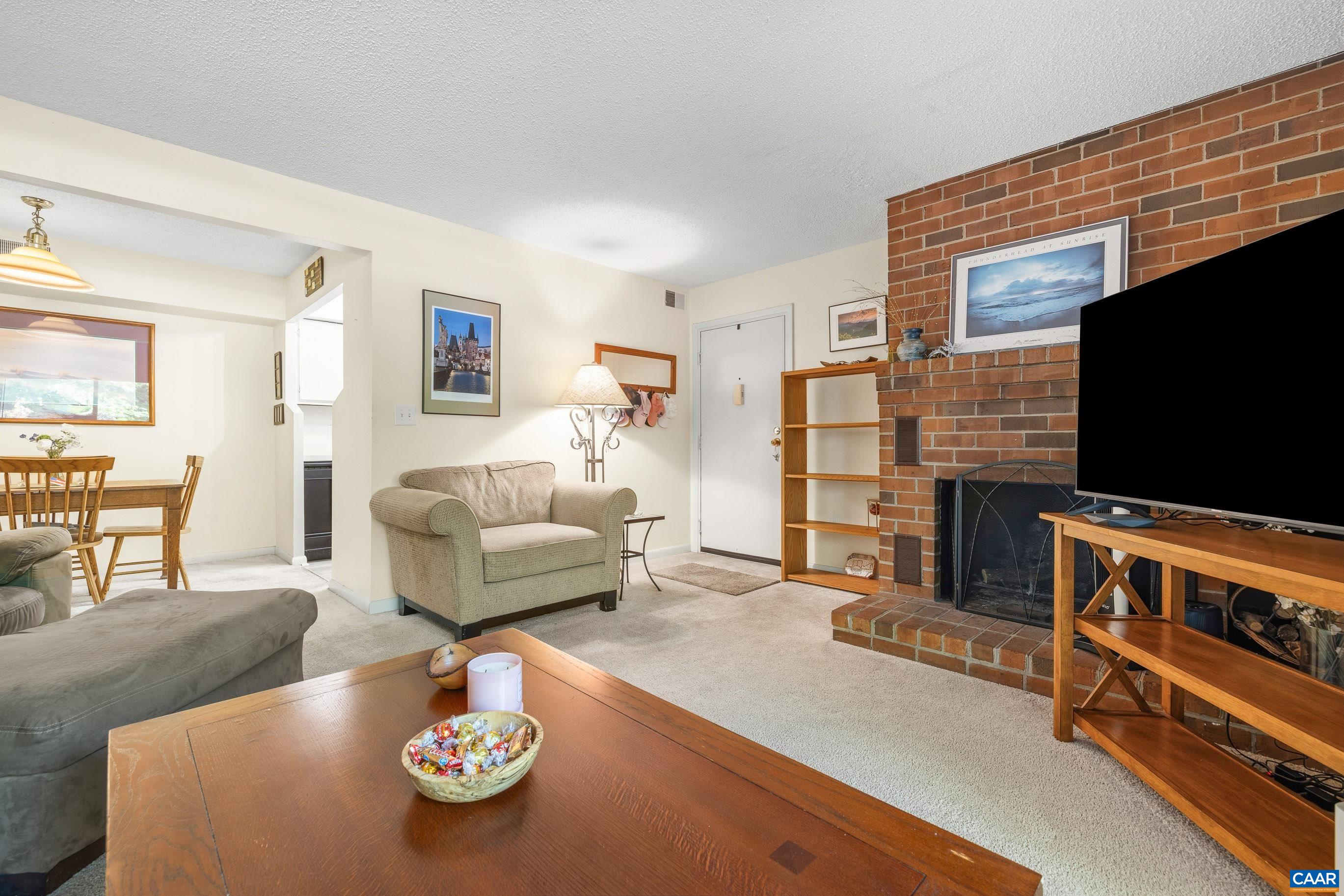 103 TURTLE CREEK RD, CHARLOTTESVILLE, Virginia 22901, 2 Bedrooms Bedrooms, ,2 BathroomsBathrooms,Residential,103 TURTLE CREEK RD,676227 MLS # 676227