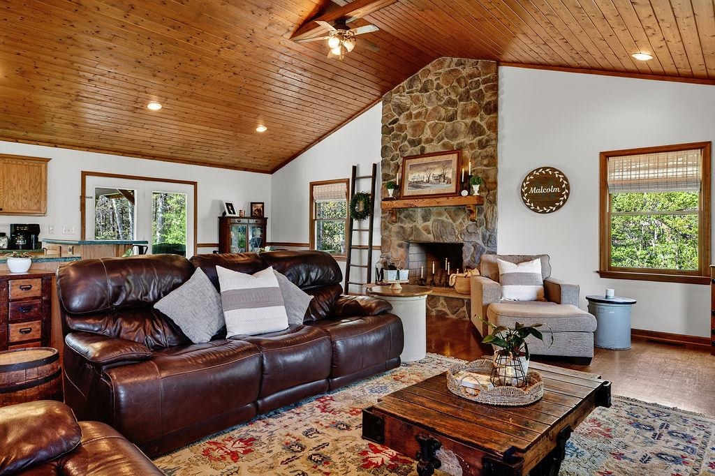 576 VINEGAR HILL RD, CHURCHVILLE, Virginia 24421, 3 Bedrooms Bedrooms, ,2 BathroomsBathrooms,Residential,576 VINEGAR HILL RD,676234 MLS # 676234