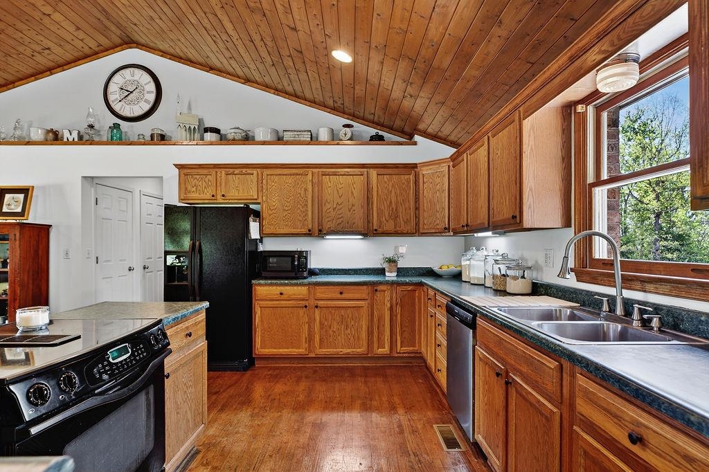 576 VINEGAR HILL RD, CHURCHVILLE, Virginia 24421, 3 Bedrooms Bedrooms, ,2 BathroomsBathrooms,Residential,576 VINEGAR HILL RD,676234 MLS # 676234