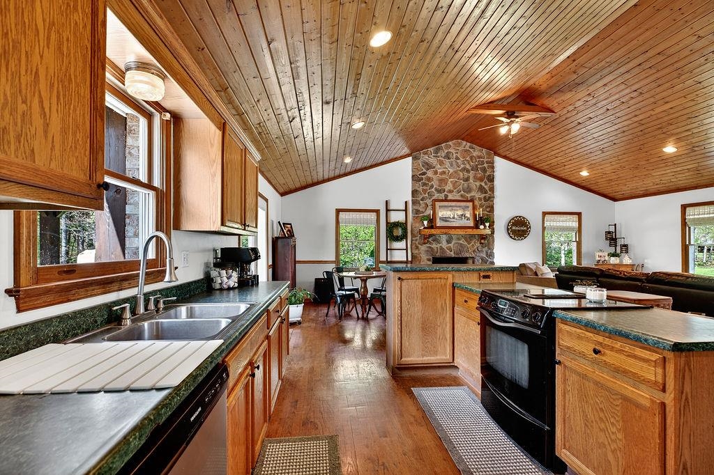 576 VINEGAR HILL RD, CHURCHVILLE, Virginia 24421, 3 Bedrooms Bedrooms, ,2 BathroomsBathrooms,Residential,576 VINEGAR HILL RD,676234 MLS # 676234