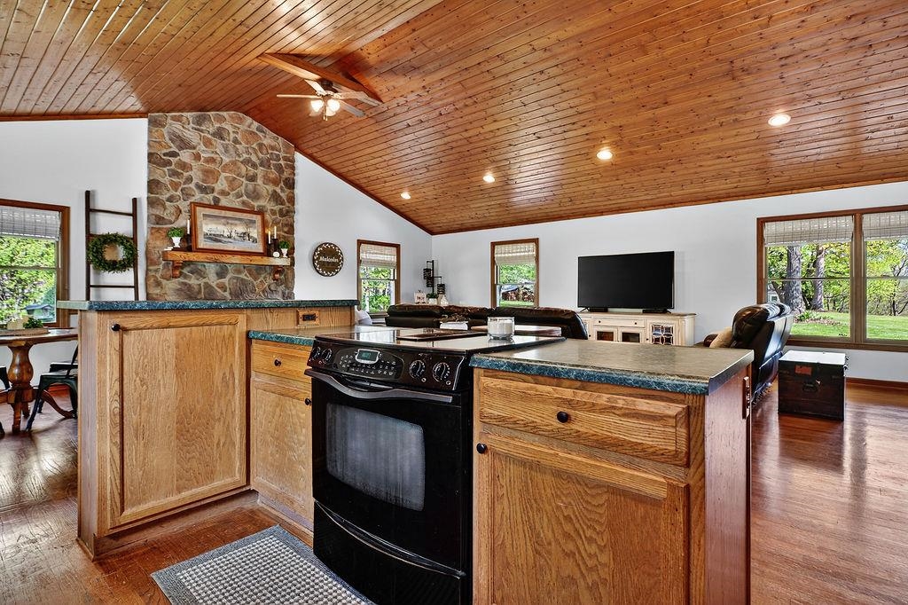 576 VINEGAR HILL RD, CHURCHVILLE, Virginia 24421, 3 Bedrooms Bedrooms, ,2 BathroomsBathrooms,Residential,576 VINEGAR HILL RD,676234 MLS # 676234