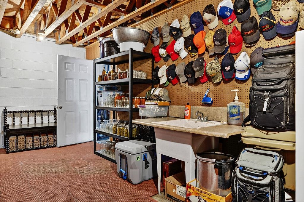 576 VINEGAR HILL RD, CHURCHVILLE, Virginia 24421, 3 Bedrooms Bedrooms, ,2 BathroomsBathrooms,Residential,576 VINEGAR HILL RD,676234 MLS # 676234