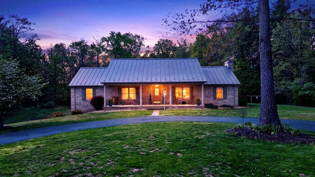 576 VINEGAR HILL RD, CHURCHVILLE, Virginia 24421, 3 Bedrooms Bedrooms, ,2 BathroomsBathrooms,Residential,576 VINEGAR HILL RD,676234 MLS # 676234