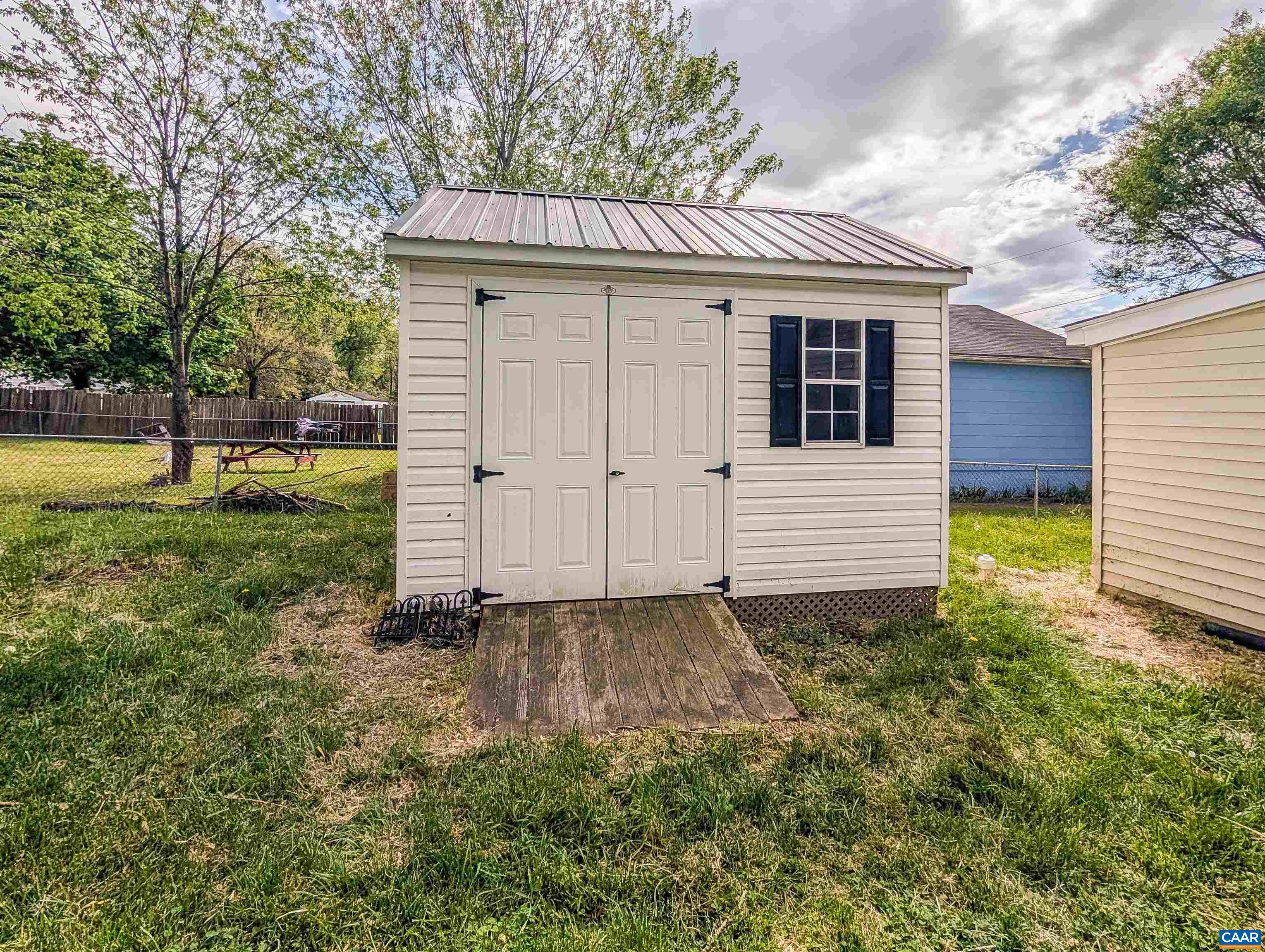 944 N FOREST AVE, WAYNESBORO, Virginia 22980, 3 Bedrooms Bedrooms, ,1 BathroomBathrooms,Residential,944 N FOREST AVE,676238 MLS # 676238