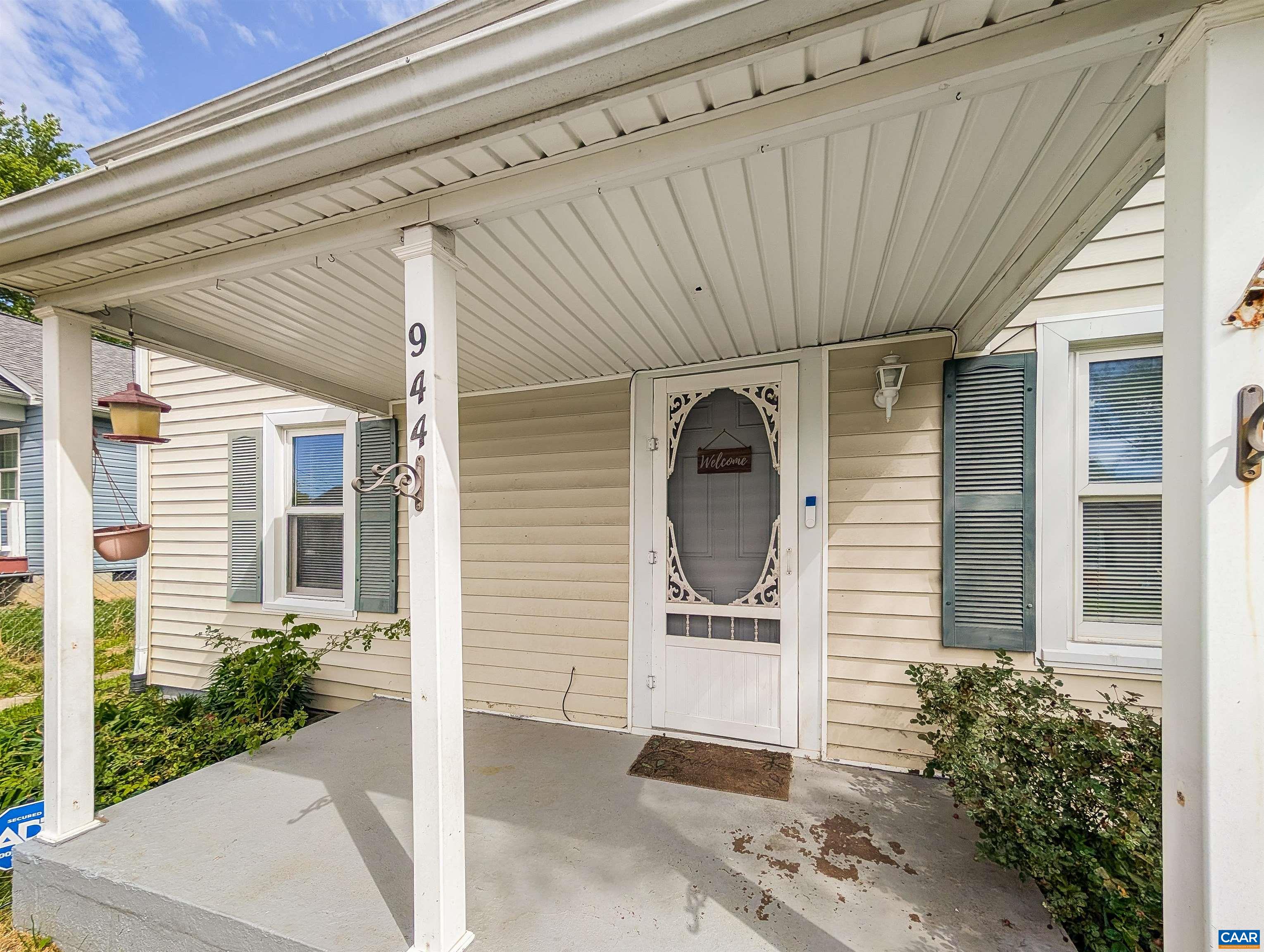 944 N FOREST AVE, WAYNESBORO, Virginia 22980, 3 Bedrooms Bedrooms, ,1 BathroomBathrooms,Residential,944 N FOREST AVE,676238 MLS # 676238