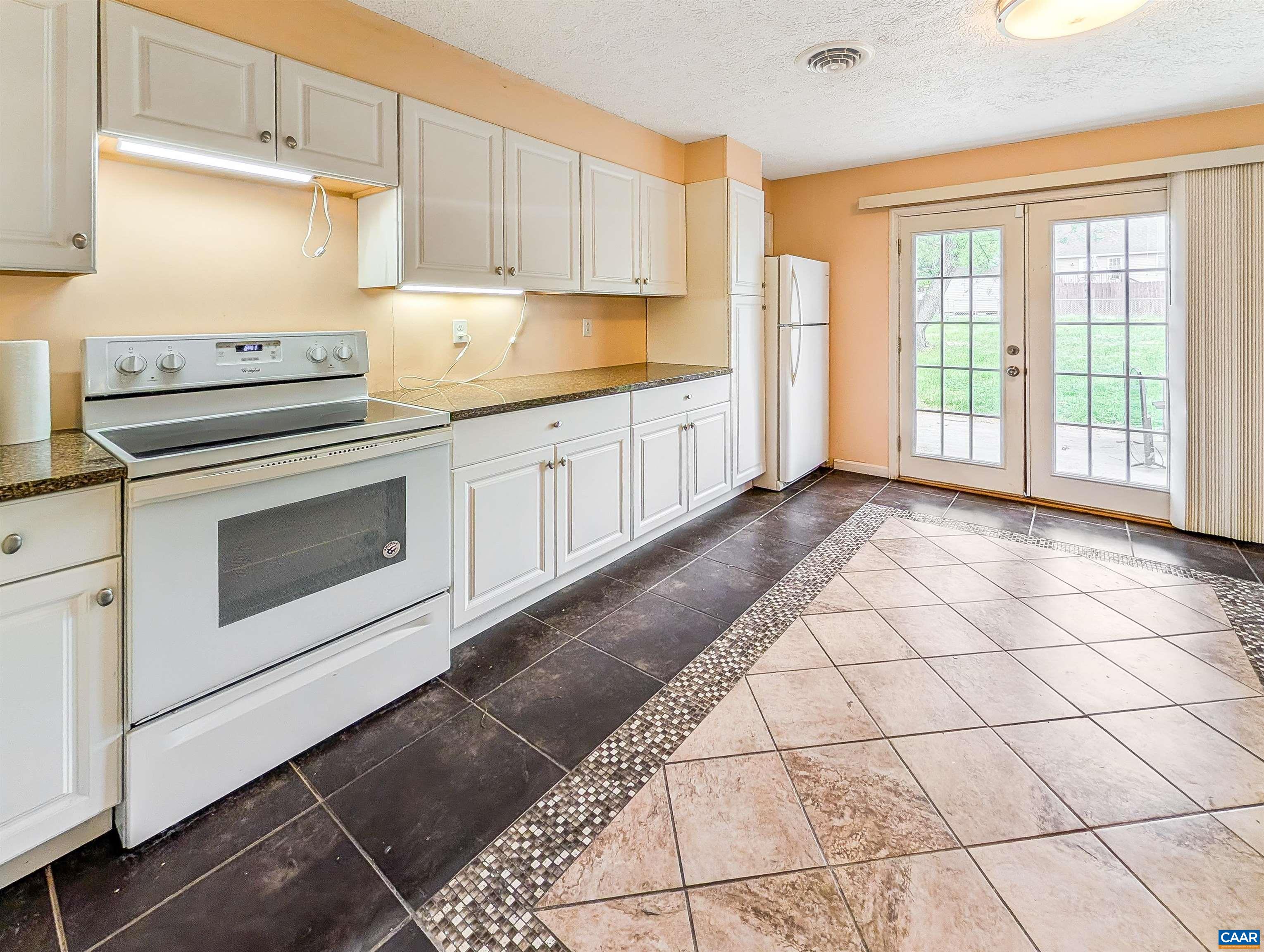 944 N FOREST AVE, WAYNESBORO, Virginia 22980, 3 Bedrooms Bedrooms, ,1 BathroomBathrooms,Residential,944 N FOREST AVE,676238 MLS # 676238