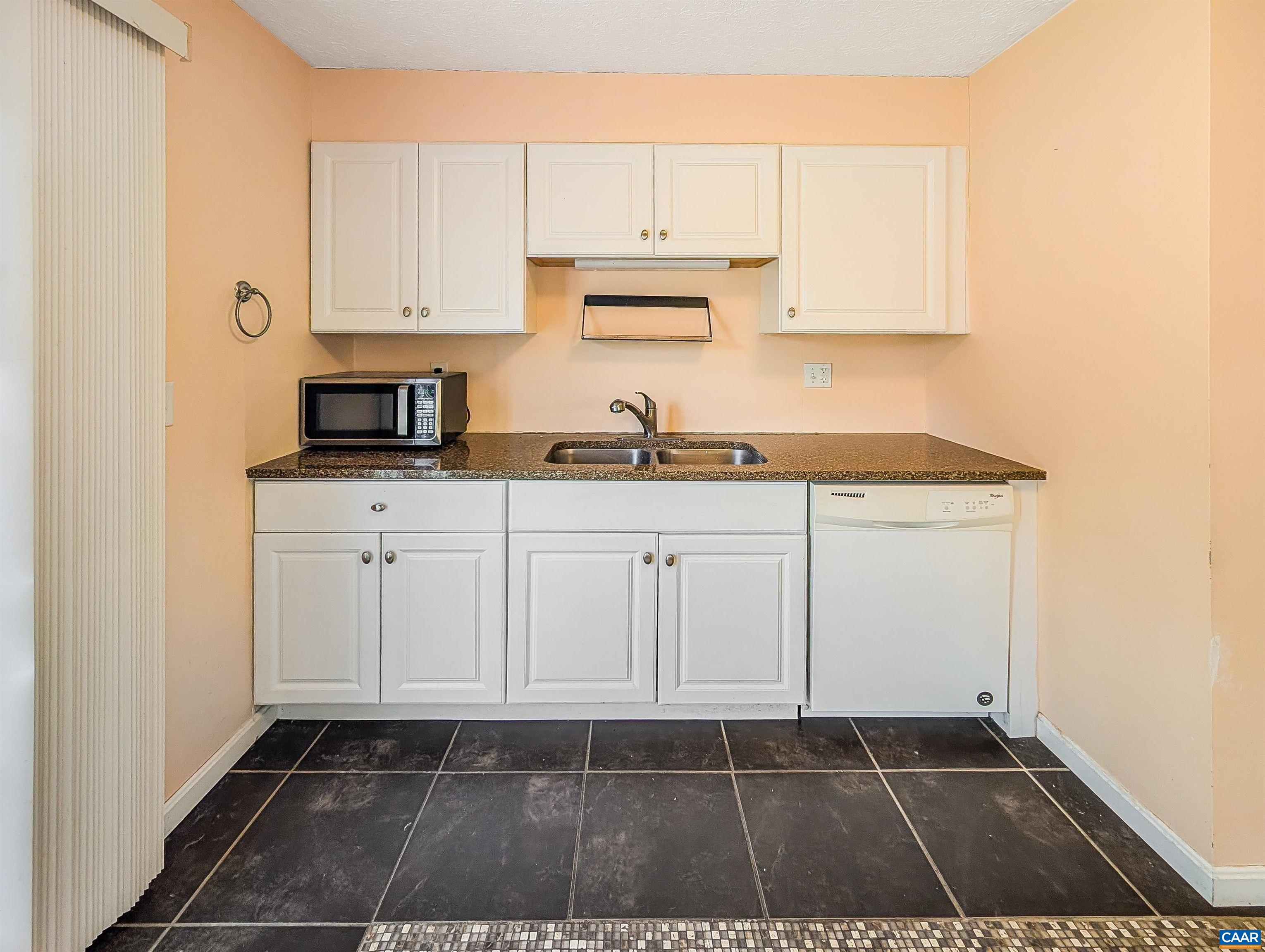 944 N FOREST AVE, WAYNESBORO, Virginia 22980, 3 Bedrooms Bedrooms, ,1 BathroomBathrooms,Residential,944 N FOREST AVE,676238 MLS # 676238