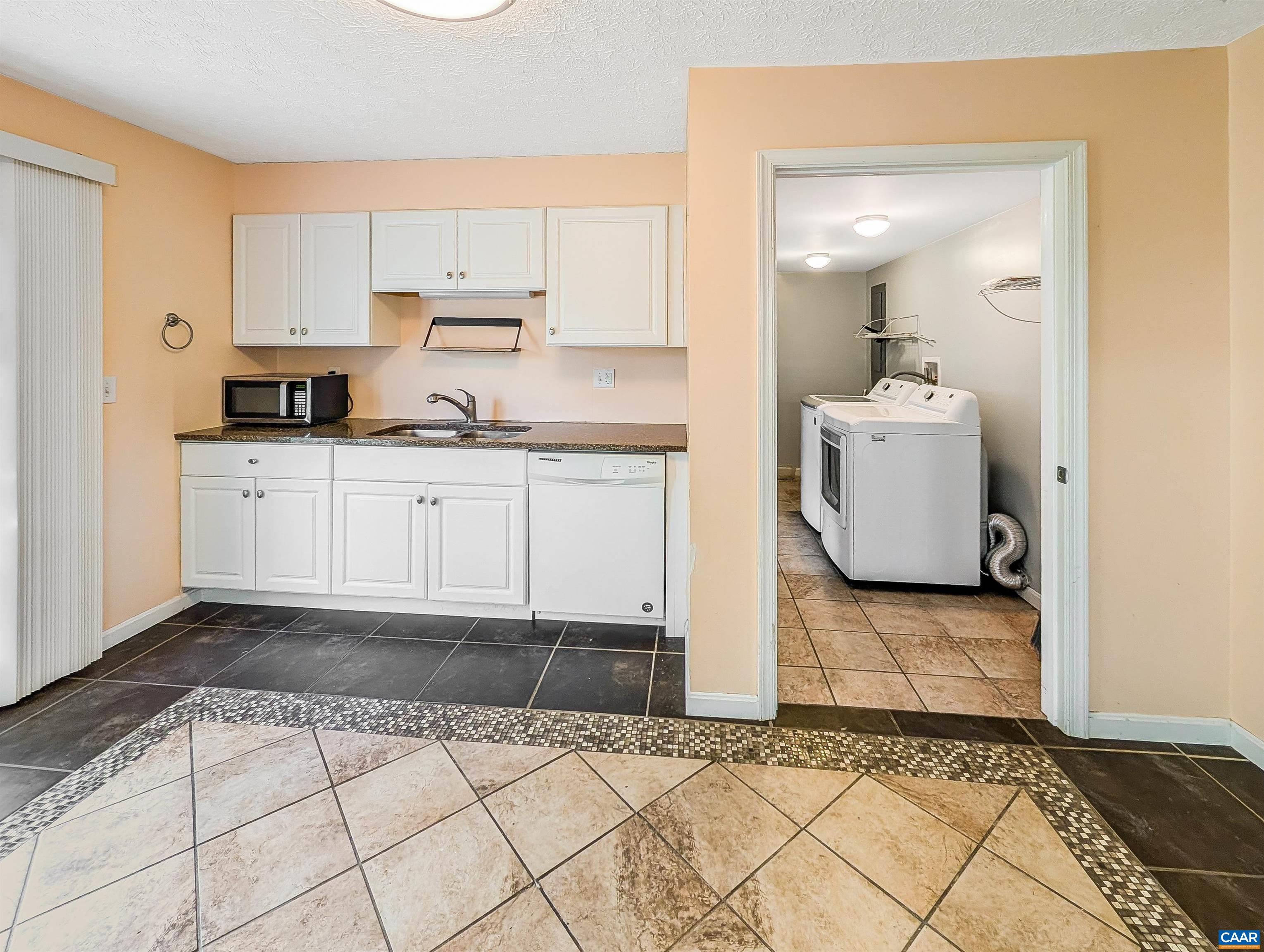 944 N FOREST AVE, WAYNESBORO, Virginia 22980, 3 Bedrooms Bedrooms, ,1 BathroomBathrooms,Residential,944 N FOREST AVE,676238 MLS # 676238