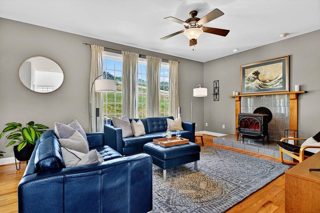 159 WINDSOR DR, FISHERSVILLE, Virginia 22939, 4 Bedrooms Bedrooms, ,2 BathroomsBathrooms,Residential,159 WINDSOR DR,676239 MLS # 676239