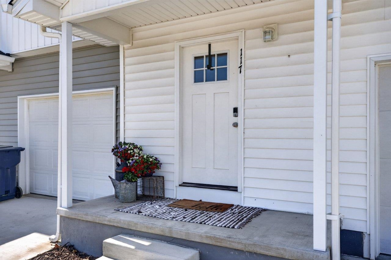 117 21ST ST, GROTTOES, Virginia 24441, 3 Bedrooms Bedrooms, ,2 BathroomsBathrooms,Residential,117 21ST ST,676240 MLS # 676240