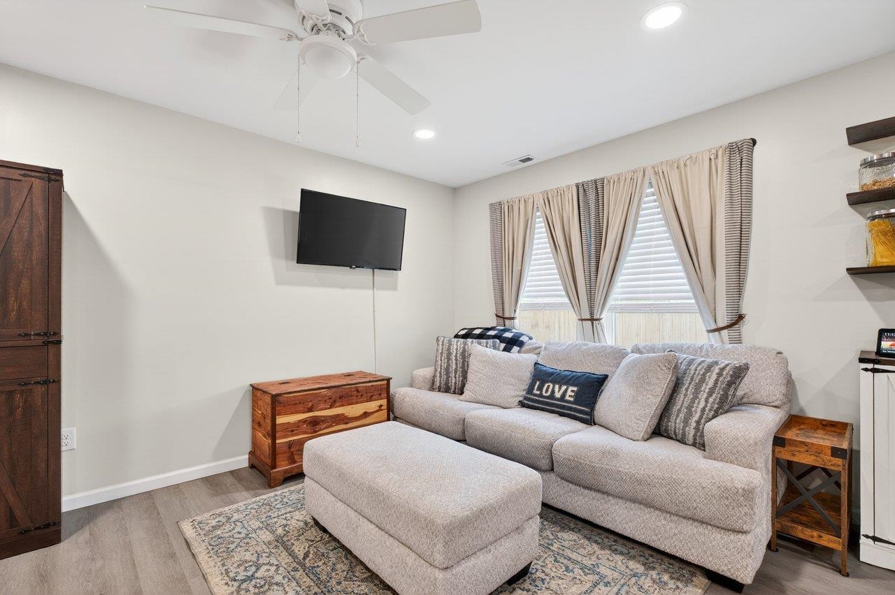 117 21ST ST, GROTTOES, Virginia 24441, 3 Bedrooms Bedrooms, ,2 BathroomsBathrooms,Residential,117 21ST ST,676240 MLS # 676240