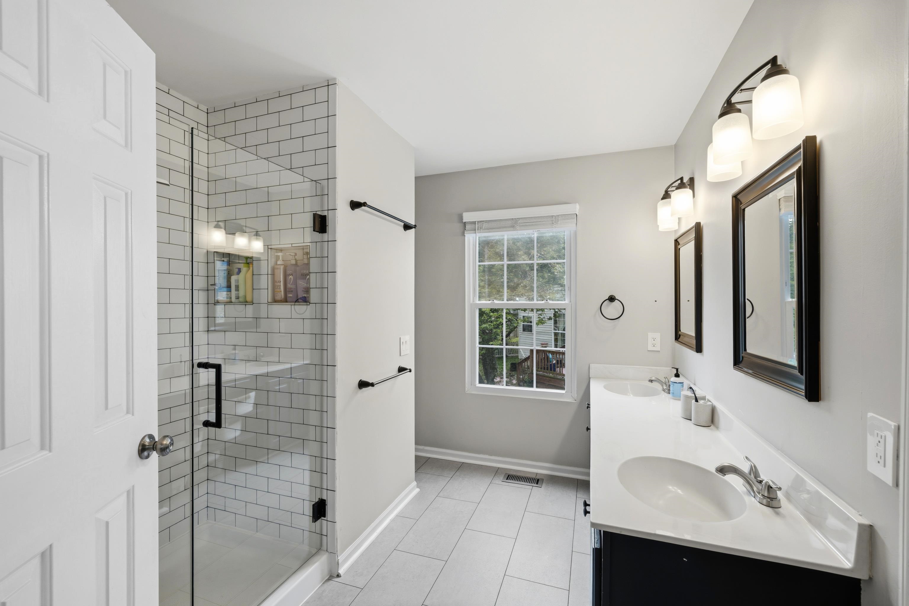 423 FOXRIDGE DR SW, LEESBURG, Virginia 20175, 3 Bedrooms Bedrooms, ,3 BathroomsBathrooms,Residential,423 FOXRIDGE DR SW,676241 MLS # 676241