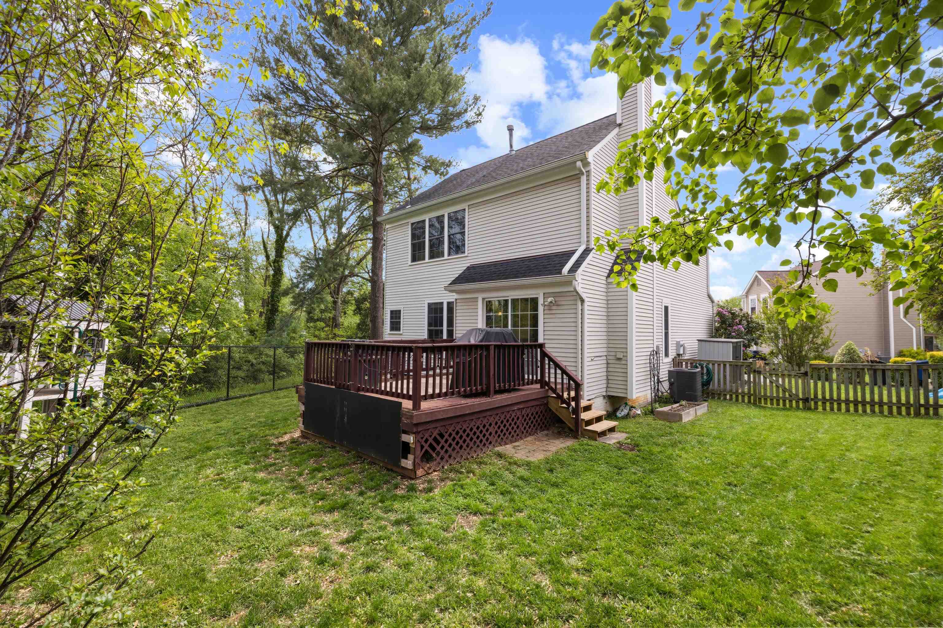 423 FOXRIDGE DR SW, LEESBURG, Virginia 20175, 3 Bedrooms Bedrooms, ,3 BathroomsBathrooms,Residential,423 FOXRIDGE DR SW,676241 MLS # 676241