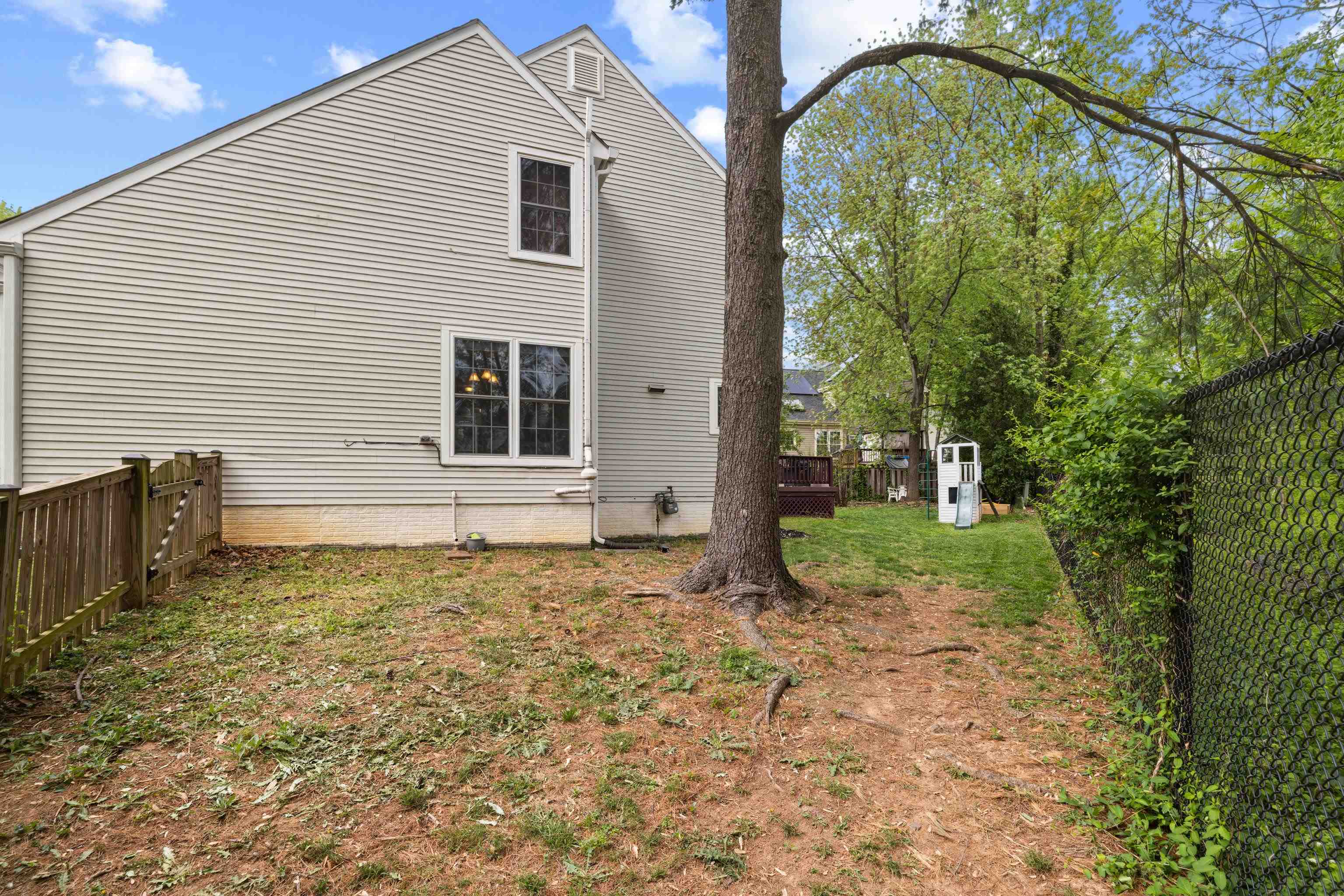 423 FOXRIDGE DR SW, LEESBURG, Virginia 20175, 3 Bedrooms Bedrooms, ,3 BathroomsBathrooms,Residential,423 FOXRIDGE DR SW,676241 MLS # 676241