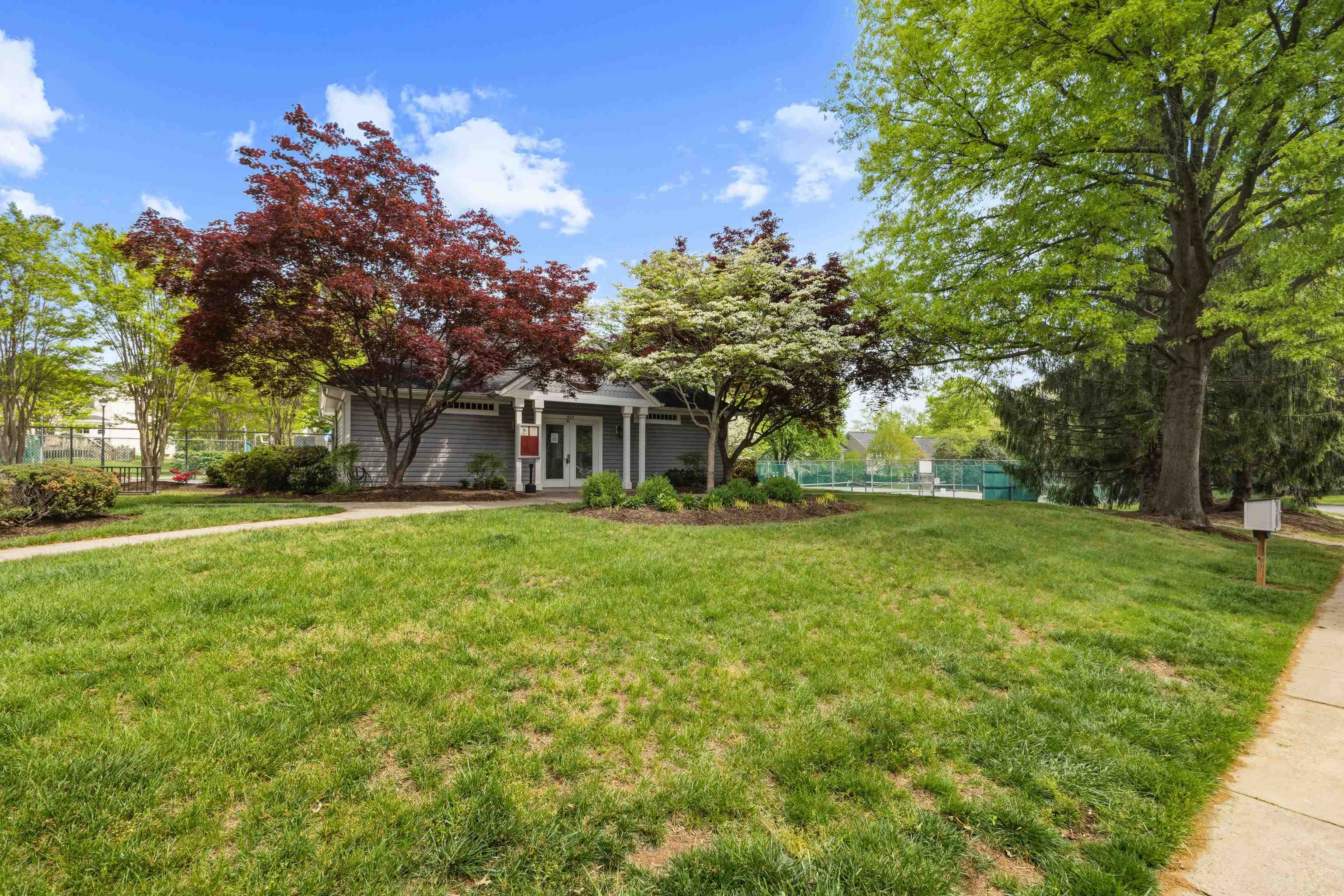 423 FOXRIDGE DR SW, LEESBURG, Virginia 20175, 3 Bedrooms Bedrooms, ,3 BathroomsBathrooms,Residential,423 FOXRIDGE DR SW,676241 MLS # 676241