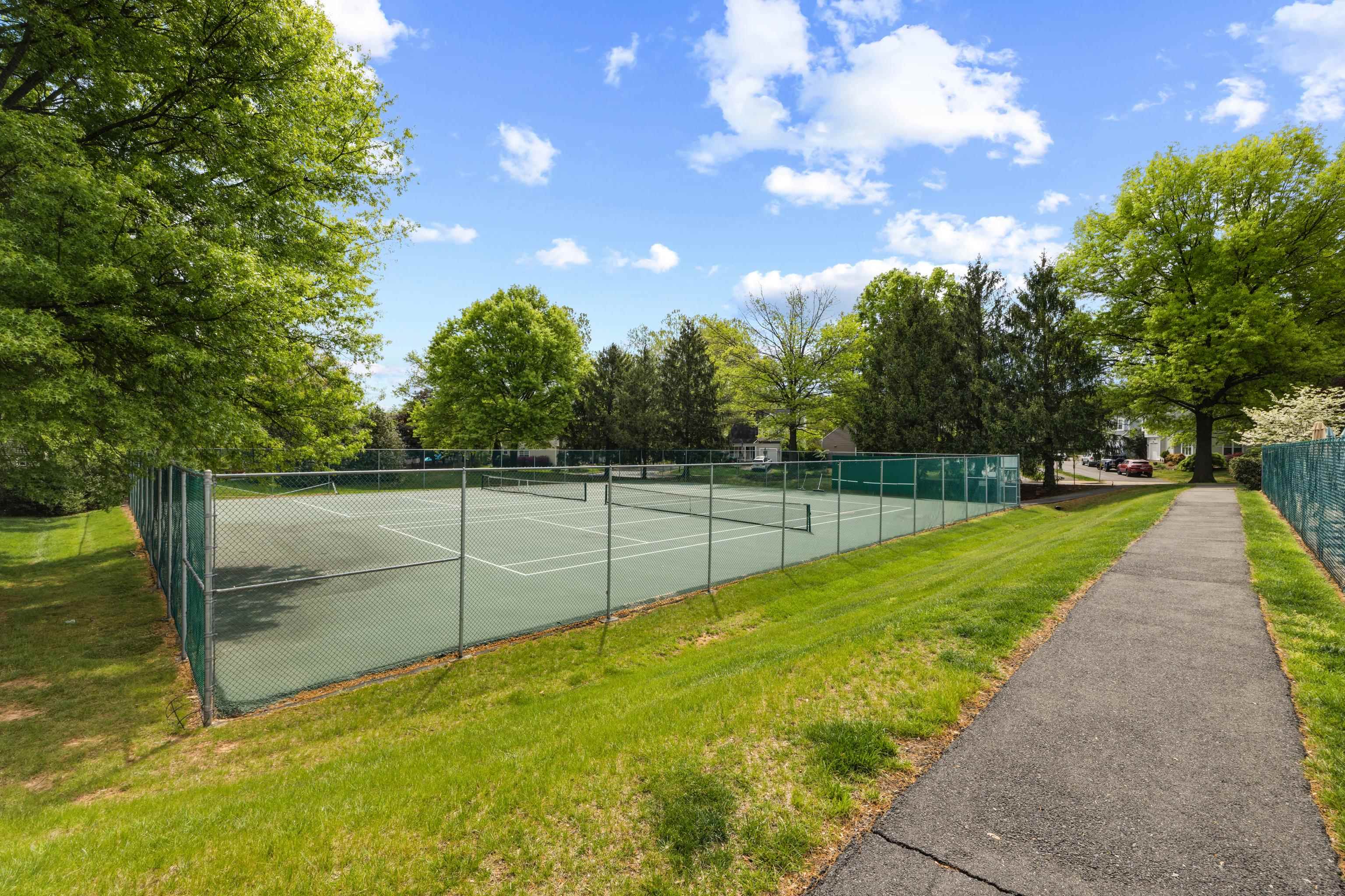 423 FOXRIDGE DR SW, LEESBURG, Virginia 20175, 3 Bedrooms Bedrooms, ,3 BathroomsBathrooms,Residential,423 FOXRIDGE DR SW,676241 MLS # 676241