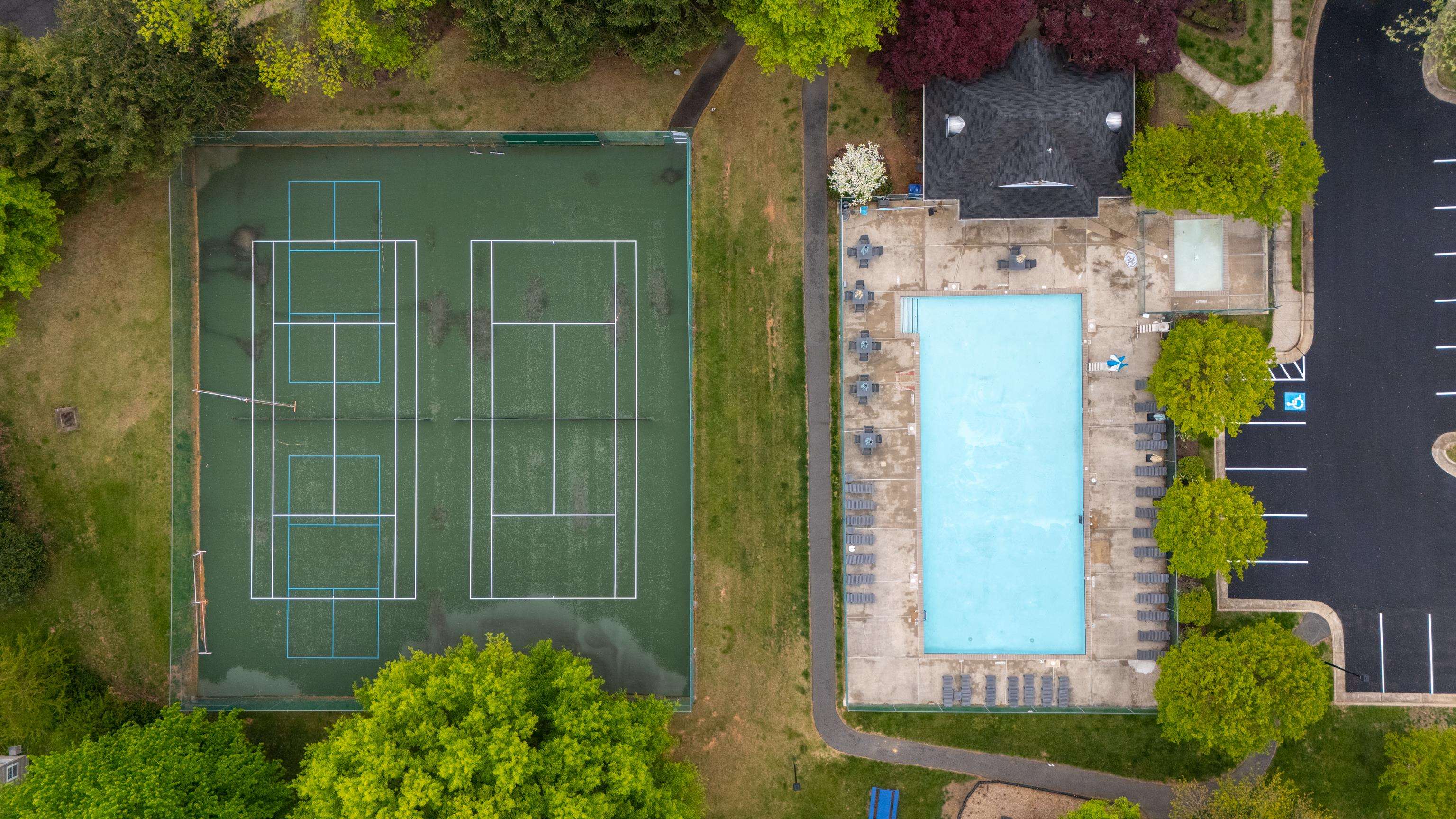 423 FOXRIDGE DR SW, LEESBURG, Virginia 20175, 3 Bedrooms Bedrooms, ,3 BathroomsBathrooms,Residential,423 FOXRIDGE DR SW,676241 MLS # 676241