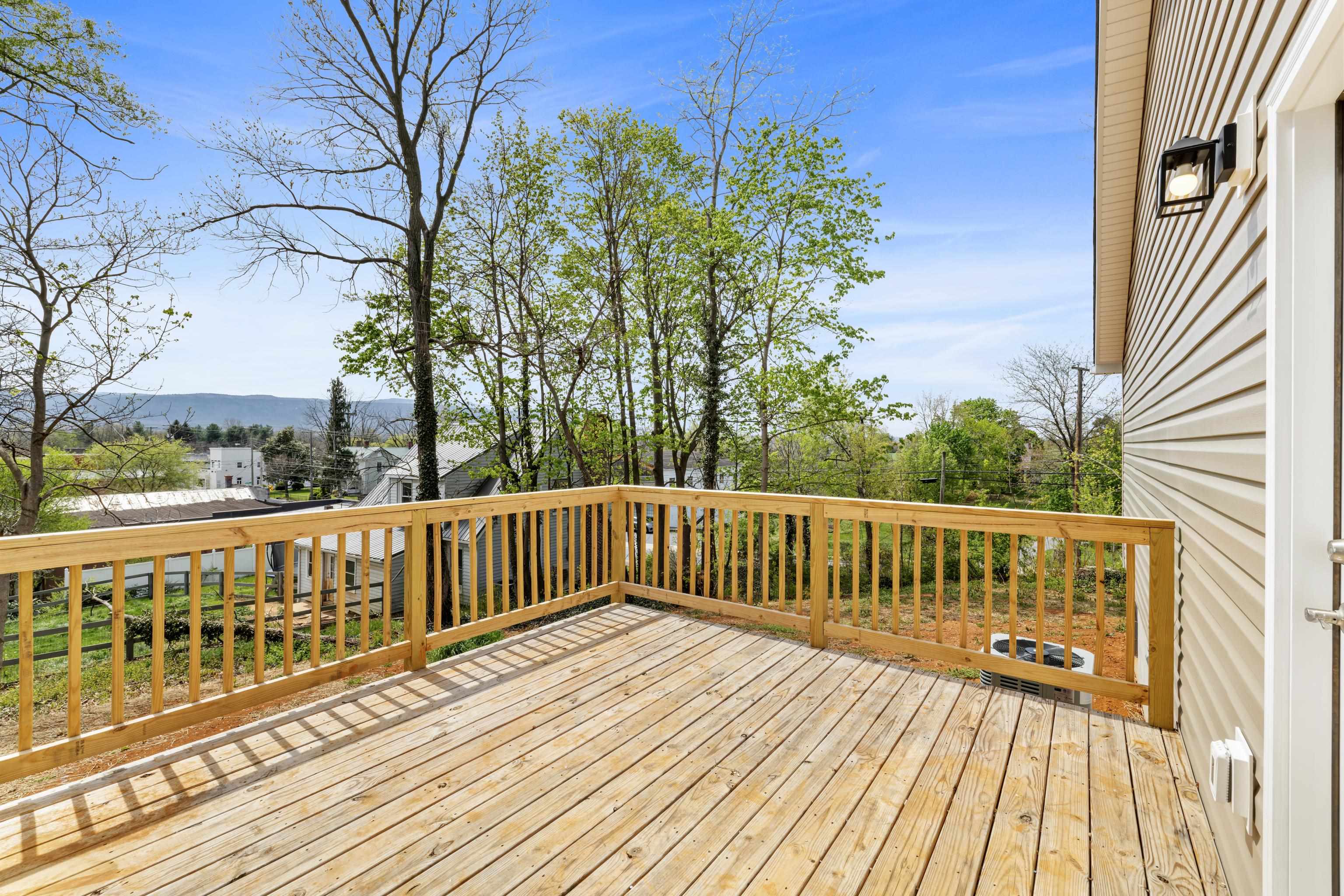 7 WEST HIGH ST, STUARTS DRAFT, Virginia 24477, 3 Bedrooms Bedrooms, ,2 BathroomsBathrooms,Residential,7 WEST HIGH ST,676243 MLS # 676243