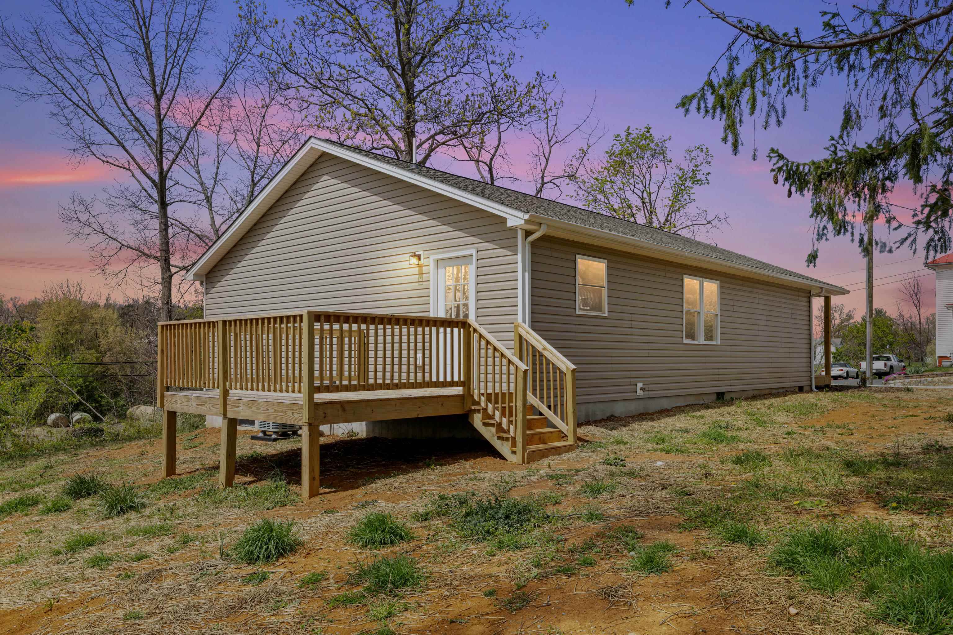 7 WEST HIGH ST, STUARTS DRAFT, Virginia 24477, 3 Bedrooms Bedrooms, ,2 BathroomsBathrooms,Residential,7 WEST HIGH ST,676243 MLS # 676243